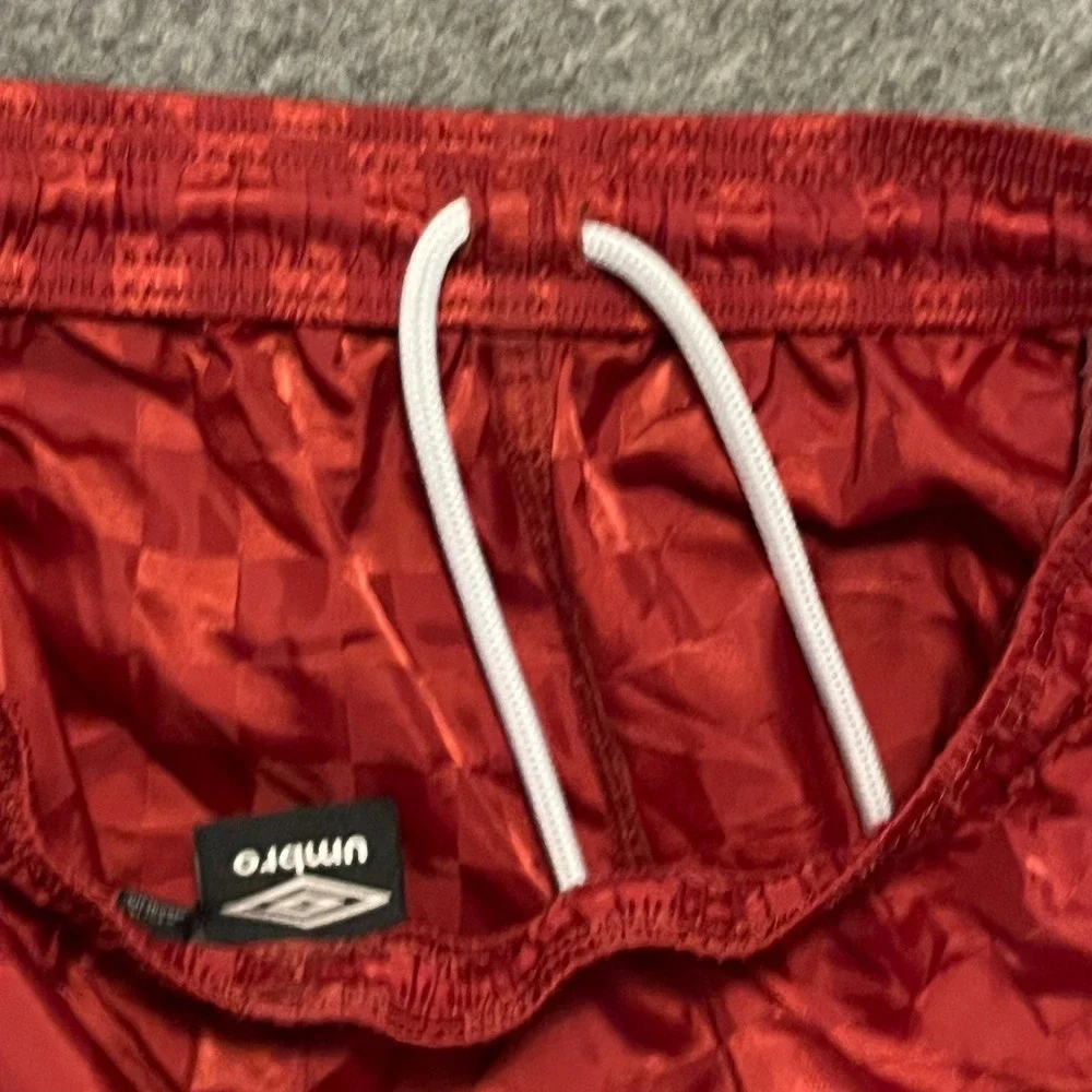 Umbro Soccer Shorts Men Large Maroon Checkerboard Shiny Blokecore Athletic Retro